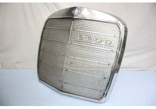 CALANDRE MERCEDES W110 W111 220D