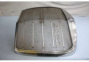 CALANDRE MERCEDES W110 W111 220D