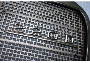 CALANDRE MERCEDES W110 W111 220D