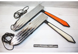 PAIRE DE FLECHES DE DIRECTION 6V SCINTILLA RWG...AUTOS CAMIONS ANCIENS COLLECTION
