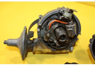 ALLUMEUR LUCAS 4 CYLINDRES 25D4 40849E...TRIUMPH COMMER voir descriptif