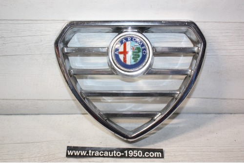 CALANDRE ALFA ROMEO CHROMEE AVEC ECUSSON...ALFA ROMEO ALFETTA GT GTV Série 1