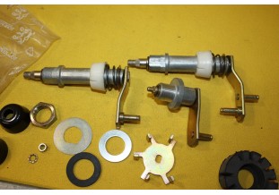 KIT REPARATION DES PALIERS D'ESSUIE GLACE SEV MARCHAL...PEUGEOT 504