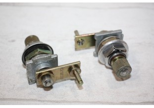 PAIRE DE PALIERS OU D'AXES D'ESSUIE GLACE SEV 54000403...CITROEN 2CV