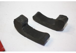 JEU DE 2 ENTRETOISES CAOUTCHOUC DE TABLEAU DE BORD CITROEN 804112...TRACTION 11CV 15/6