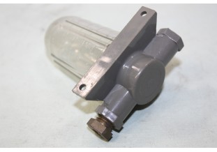 FILTRE OU DECANTEUR A CARBURANT ??...AUTOS CAMIONS TRACTEURS DIVERS...