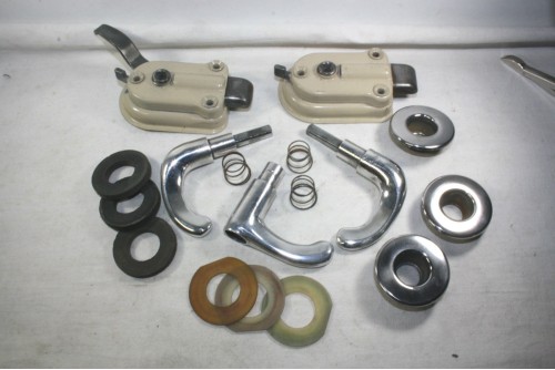 LOT DE POIGNEES ET SERRURES DE PORTES AV/AR...CITROEN 2CV AZ AZL - ...