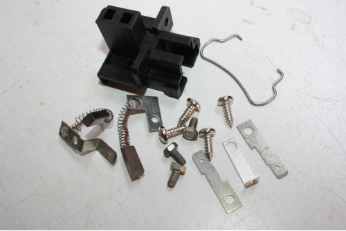 PORTE BALAIS DUCELLIER 618306 POUR ALTERNATEUR 12V...ALFASUD 105 10...