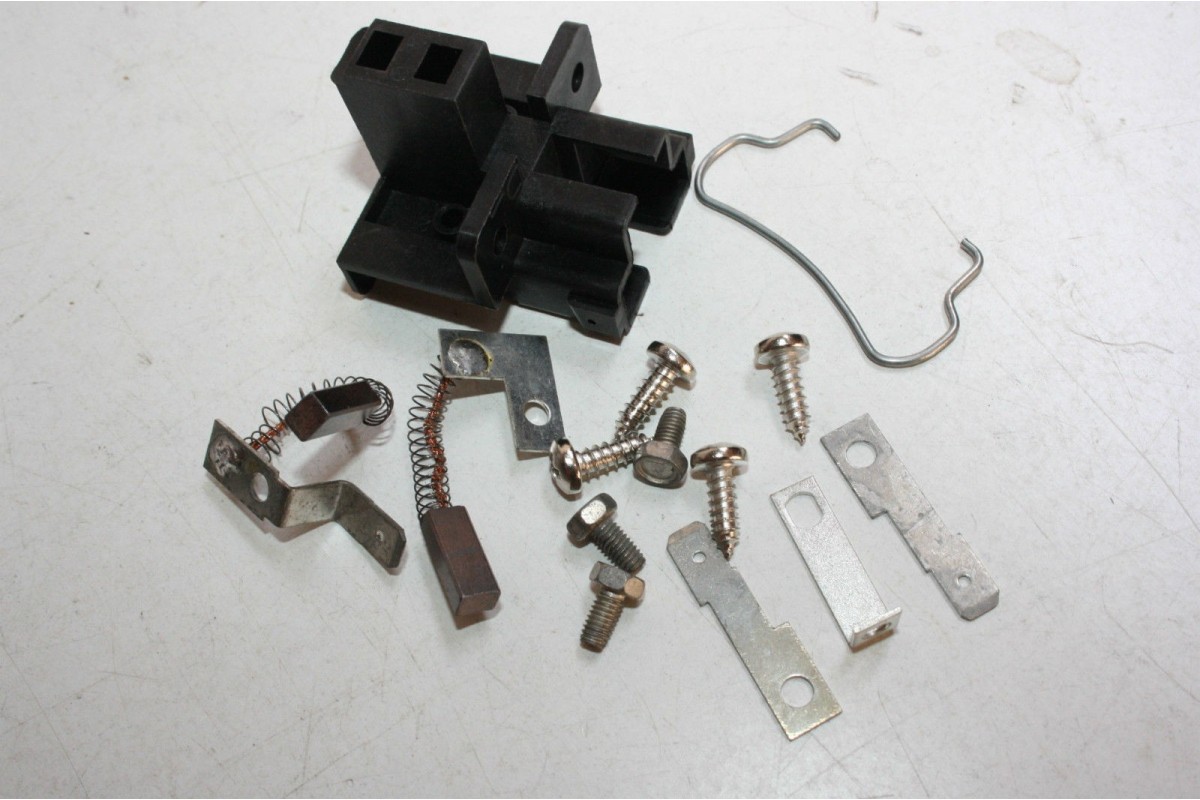 PORTE BALAIS DUCELLIER 618306 POUR ALTERNATEUR 12V...ALFASUD 105 10...