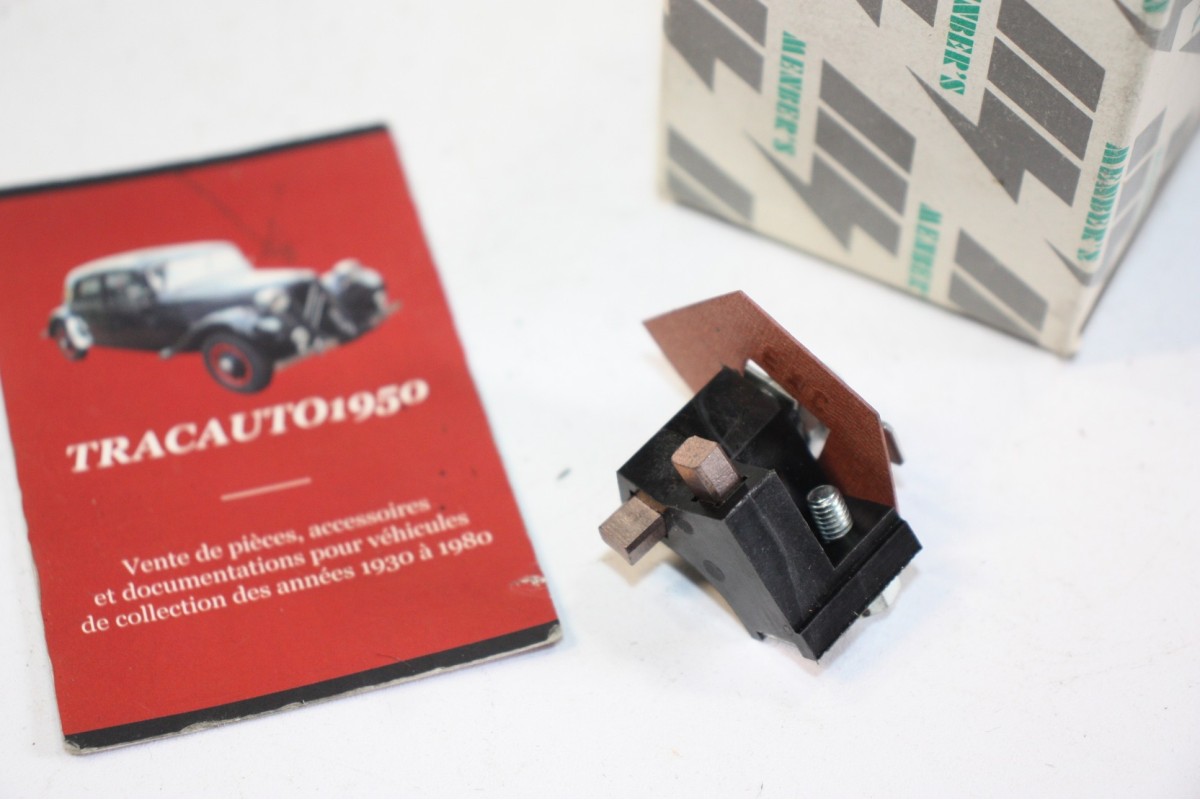 PORTE BALAIS 611194  POUR ALTERNATEUR DUCELLIER 12V...2CV AMI8 DYAN...