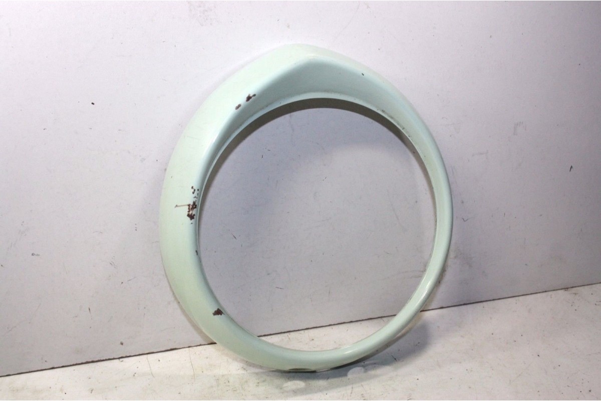 UN CERCLAGE DE PHARE SEVMARCHAL 61920703 D/185mm...PEUGEOT 404 ts t...