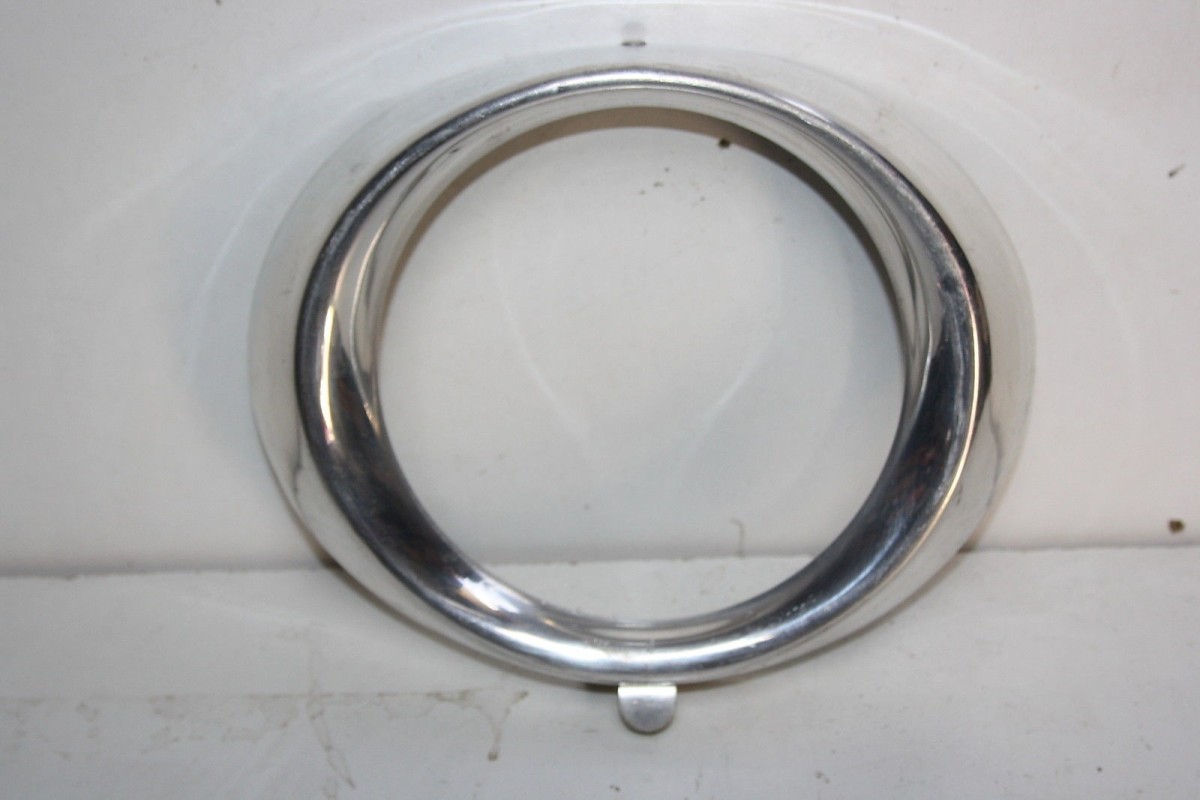 CERCLAGE DE PHARE ...PANHARD PL17 - Tracauto1950