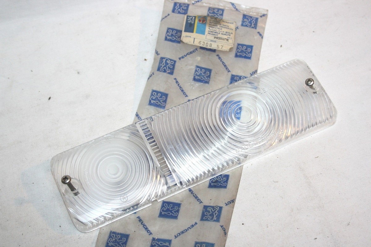 CABOCHON DE FEU AV GAUCHE SEIMA 412  NEUF..PEUGEOT 104 S ZS - Traca...