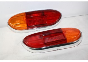 PAIRE DE CABOCHONS DE FEUX AR D/G SEIMA 616..PEUGEOT 204 BERLINE 1965/67