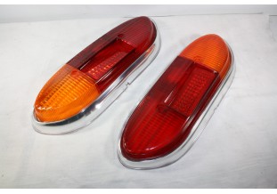 PAIRE DE CABOCHONS DE FEUX AR D/G SEIMA 616..PEUGEOT 204 BERLINE 1965/67