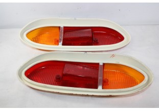 PAIRE DE CABOCHONS DE FEUX AR D/G SEIMA 616..PEUGEOT 204 BERLINE 1965/67