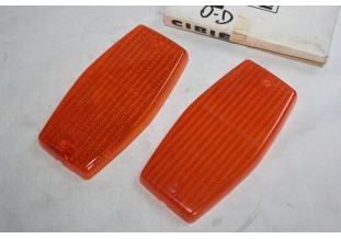PAIRE DE CABOCHONS DE CLIGNOTANTS AR D/G CIBIE 80.76 B...PEUGEOT 304