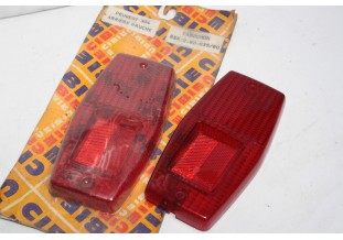 PAIRE DE CABOCHONS DE FEUX AR D/G CIBIE 80.76 B...PEUGEOT 304 BERLINE 1969/1972