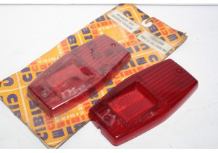 PAIRE DE CABOCHONS DE FEUX AR D/G CIBIE 80.76 B...PEUGEOT 304 BERLINE 1969/1972