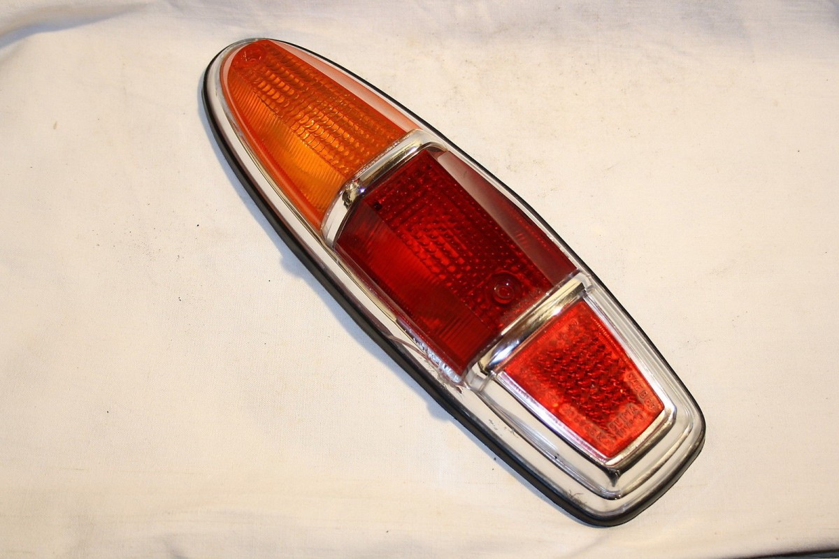 CABOCHON DE FEU ARRIERE SEIMA 613...SIMCA 1500 BREAK - Tracauto1950