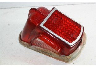 FEU AR DROIT AVEC ECLAIREUR DE PLAQUE SEIMA 593...POUR CITROEN 2CV ...