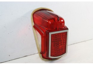 FEU AR DROIT AVEC ECLAIREUR DE PLAQUE SEIMA 593D...CITROEN 2CV AZ 1964/1970