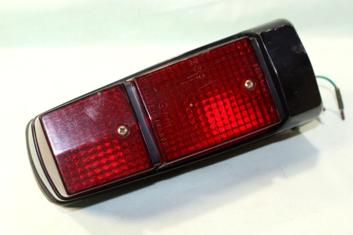 FEU AR GAUCHE SEIMA 637...CITROEN ID DS BERLINE aprés 1970 - Tracau...