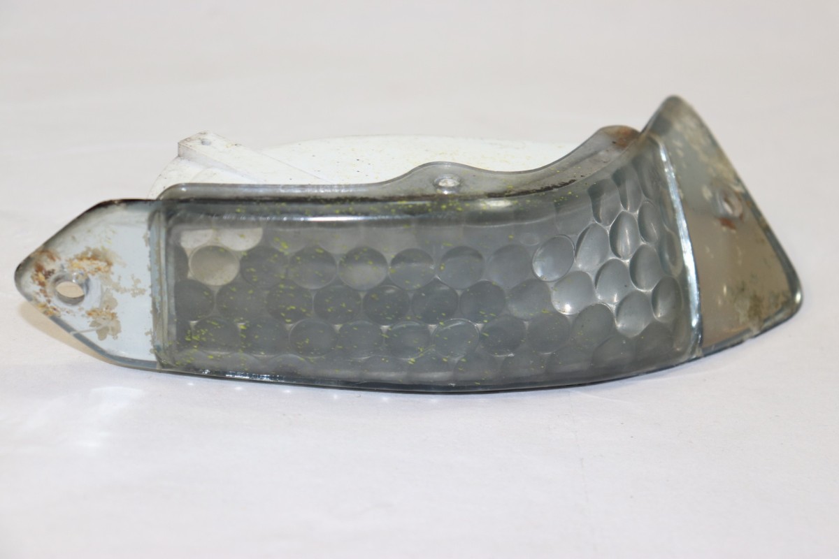 FEU CLIGNOTANT AVANT DROIT AXO...CITROEN ID DS avant 1967 - Tracaut...