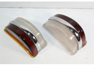 PAIRE DE CABOCHONS DE FEUX D'AILES DROIT / GAUCHE...CAMIONS BERLIE...