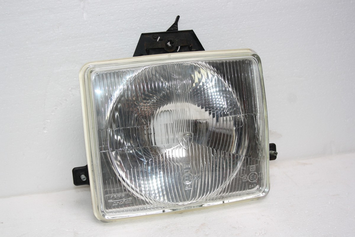 OPTIQUE DE PHARE D/G SEV MARCHAL  E2 20...PEUGEOT 104 Z ZS