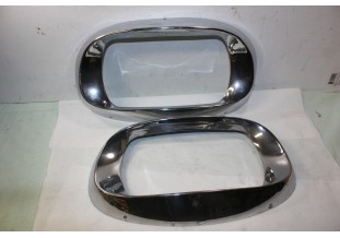 PAIRE DE CERCLAGES OU ENTOURAGES DE PHARES...CITROEN AMI 6 BERLINE ...