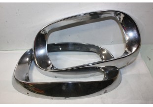 PAIRE DE CERCLAGES OU ENTOURAGES DE PHARES...CITROEN AMI 6 BERLINE ...