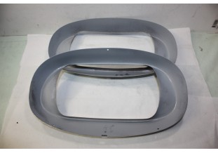 PAIRE DE CERCLAGES OU ENTOURAGES DE PHARES...CITROEN AMI 6 BERLINE ...