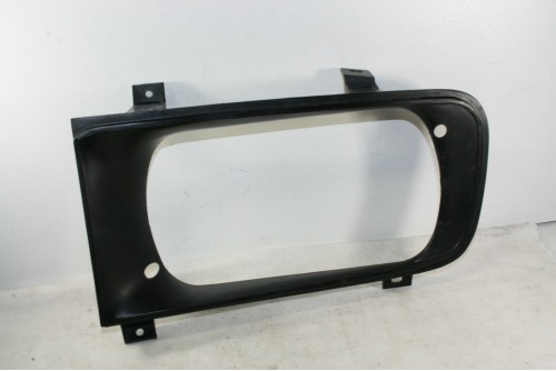 ENTOURAGE PLASTIQUE DE PHARE AVG...RENAULT R16