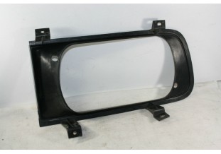 ENTOURAGE PLASTIQUE DE PHARE AVG...RENAULT R16