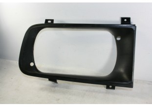 ENTOURAGE PLASTIQUE DE PHARE AVG...RENAULT R16