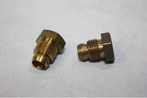 LOT DE 2 ECROUS DE TUYAU D'ESSENCE OU FREIN...AUTOS DIVERS ANCIENNES / COLLECTIONS