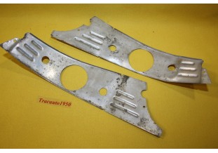 PAIRE D'ENJOLIVEURS DE FEUX AVANTS D/G...SIMCA ARONDE 9