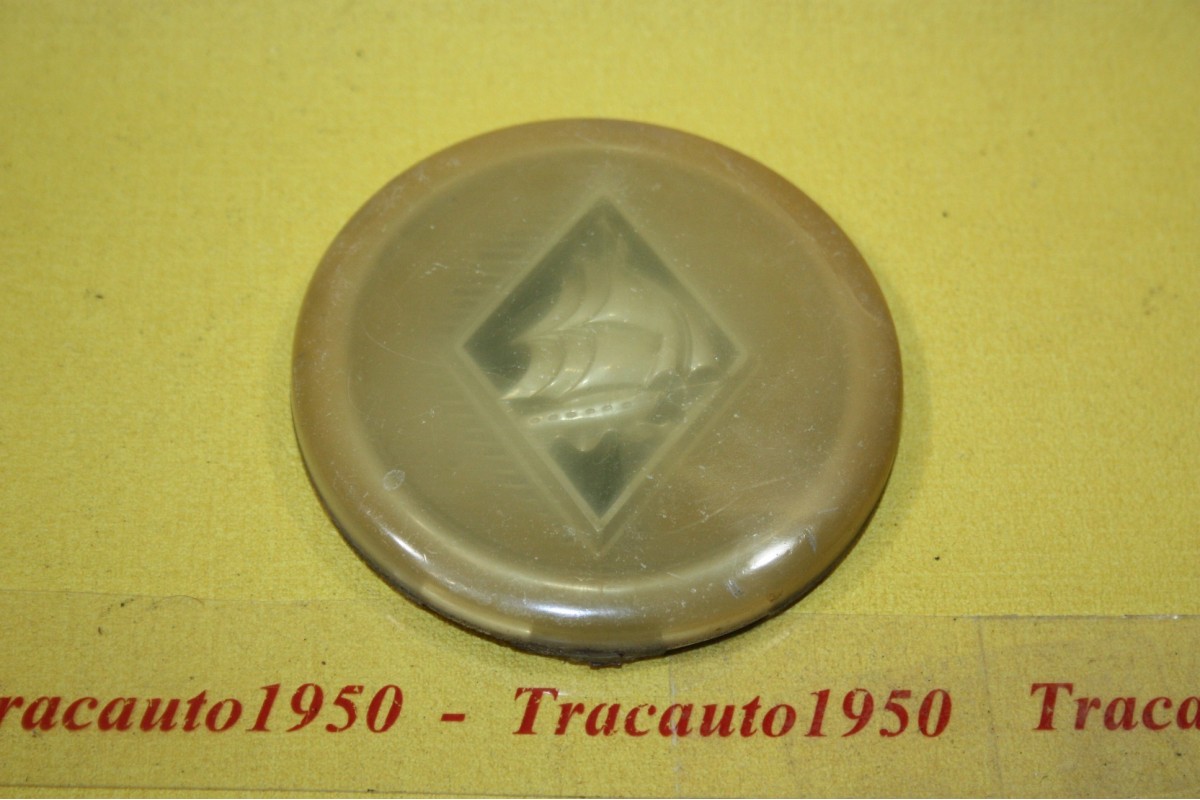 CENTRE DE VOLANT QUILLERY D/82,5mm...RENAULT FREGATE DOMAINE