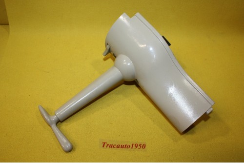 DEMI COQUILLE AVEC MANETTE DE COMMANDE D'ECLAIRAGE JAEGER...RENAULT DAUPHINE