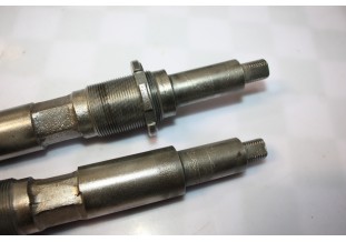 PAIRE D'AXES DE BRAS SUPERIEURS D'ESSIEU AVANT CITROEN 426569...CITROEN TRACTION 11CV