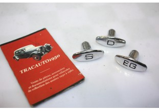 JEU DE 3 BOUTONS DE TIRETTES DE TABLEAU DE BORD...CITROEN TRACTION 11CV 15/6
