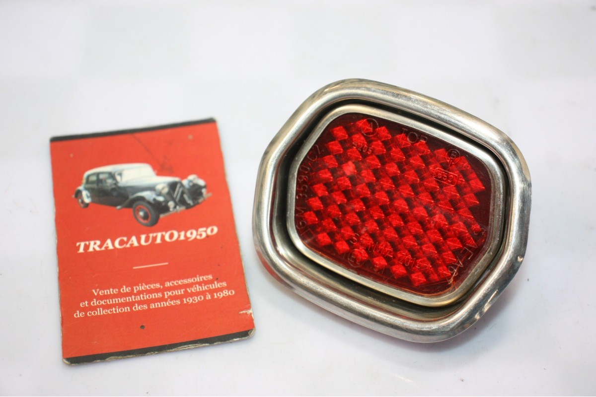 CATADIOPTRE ENCASTRE AR D/G SEIMA 2014...CITROEN DS ts modèles SAUF PALLAS