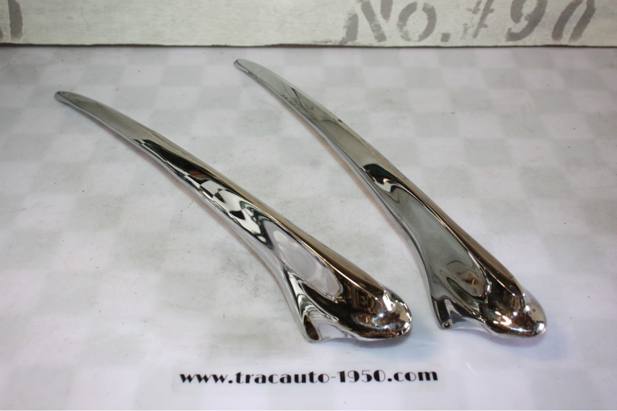 PAIRE D'ENJOLIVEURS CHROMES DE FEUX D'AILES AVANTS...CITROEN TRACTION 11CV 15/6