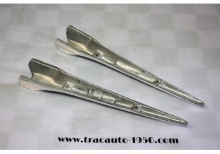 PAIRE D'ENJOLIVEURS DE CHARNIERES DE MALLE BOMBEE...CITROEN TRACTION 11CV 15/6 AP/1952