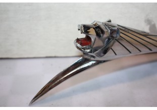 MASCOTTE OU EMBLEME DE CAPOT LE LION...PEUGEOT 203