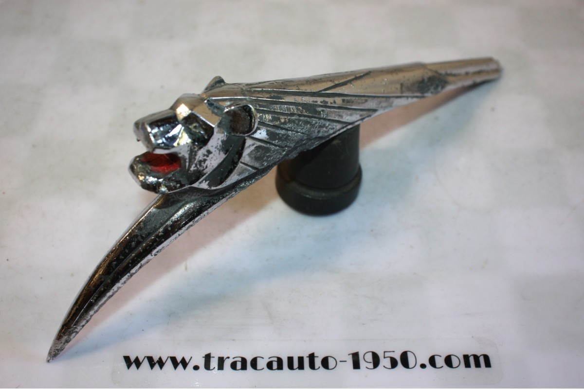 MASCOTTE OU EMBLEME DE CAPOT "LE LION"...PEUGEOT 203 TS MODELES