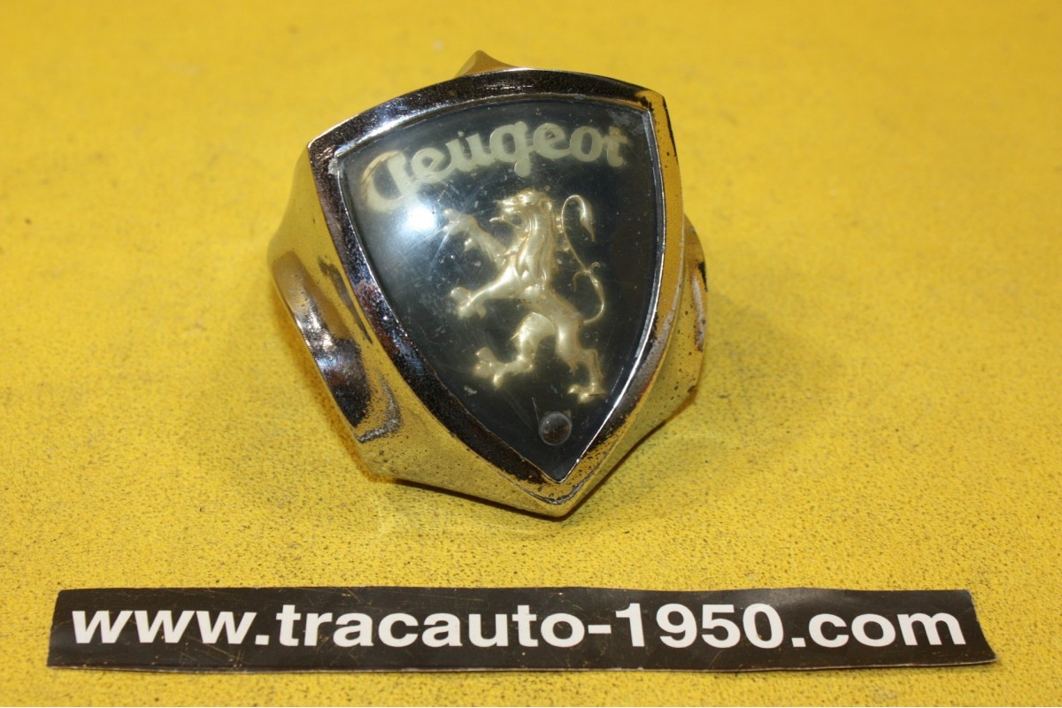 LOGO DE CAPOT AV THECLA F.1138...PEUGEOT 403