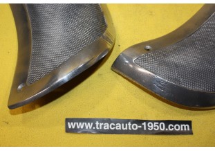 PAIRE D'ENJOLIVEURS DE SABOTS D'AILES AR D/G AXO 810...CITROEN TRACTION 7 11 15/6
