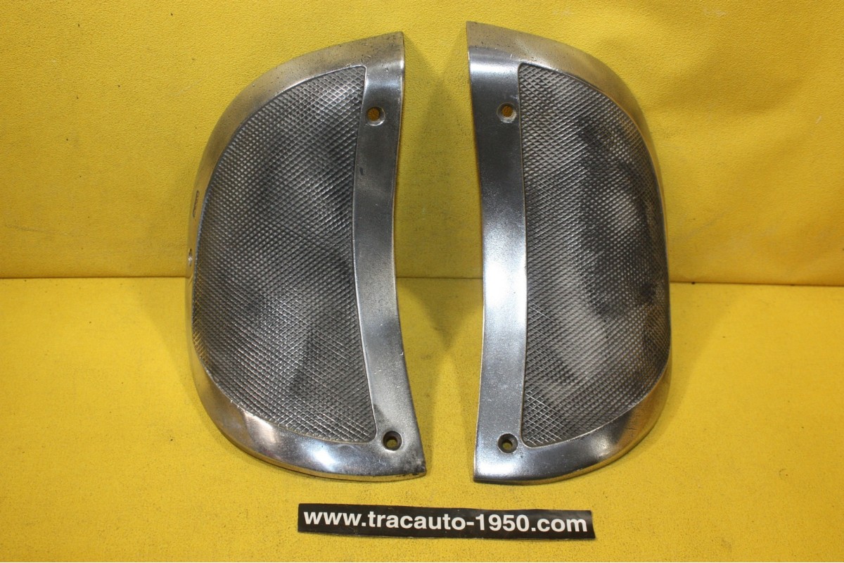 PAIRE D'ENJOLIVEURS DE SABOTS D'AILES AR D/G AXO 810...CITROEN TRACTION 7 11 15/6